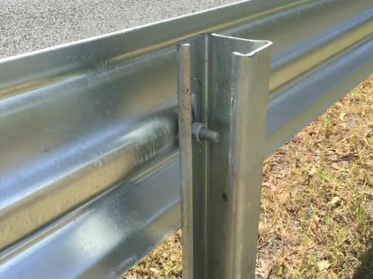 металлическое барьерное ограждение фракассо. стойка барьерного ограждения сд-1. стойка барьерного ограждения сд-3. мостовое барьерное ограждение 11мо. стойка дорожная.