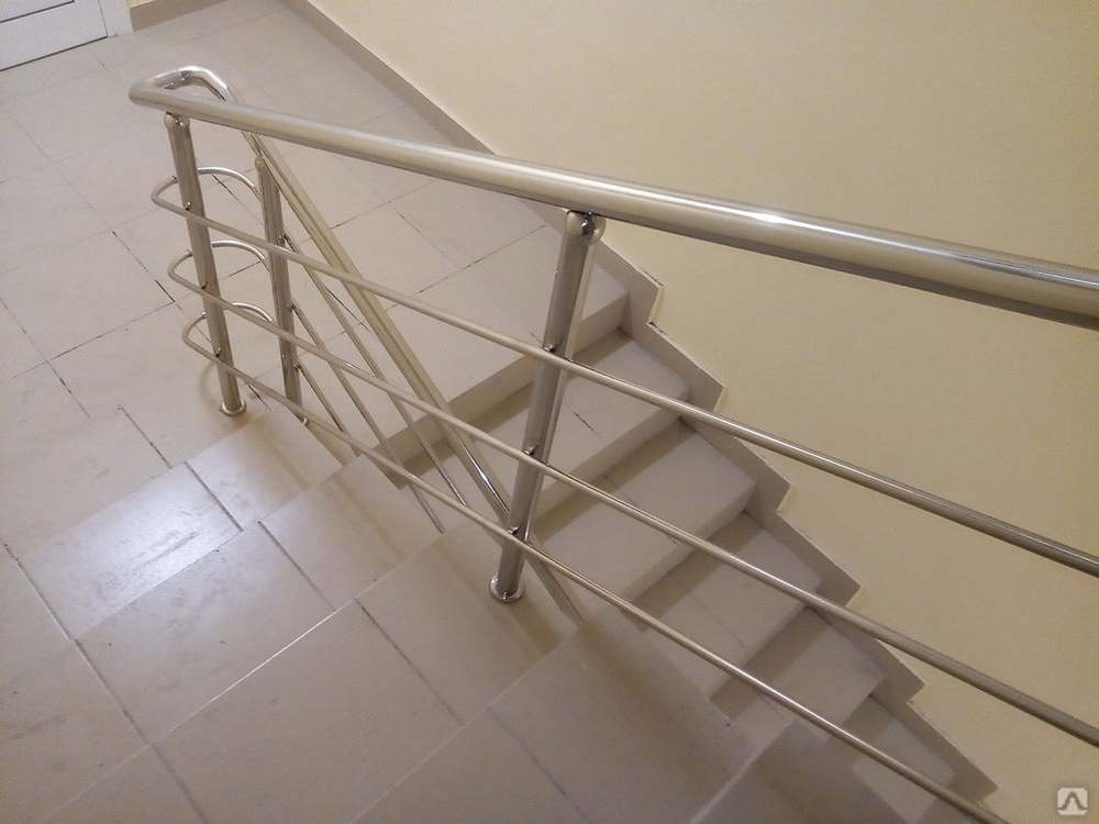 Поручни для лестниц стальные, цена в Челябинске от компании МЕТАЛЛ .
