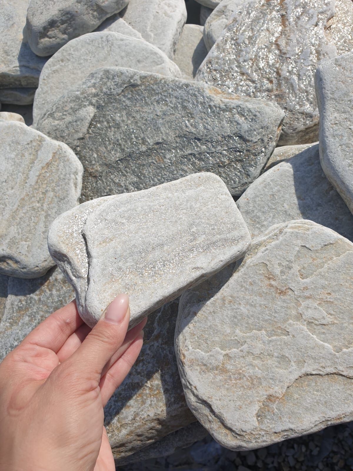 Камень Златолит Серебро галтованный 2,5-3,5 см 2