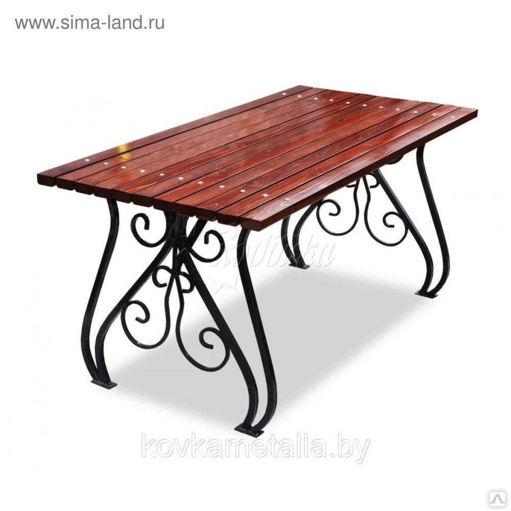 садовый стол из дерева и металла