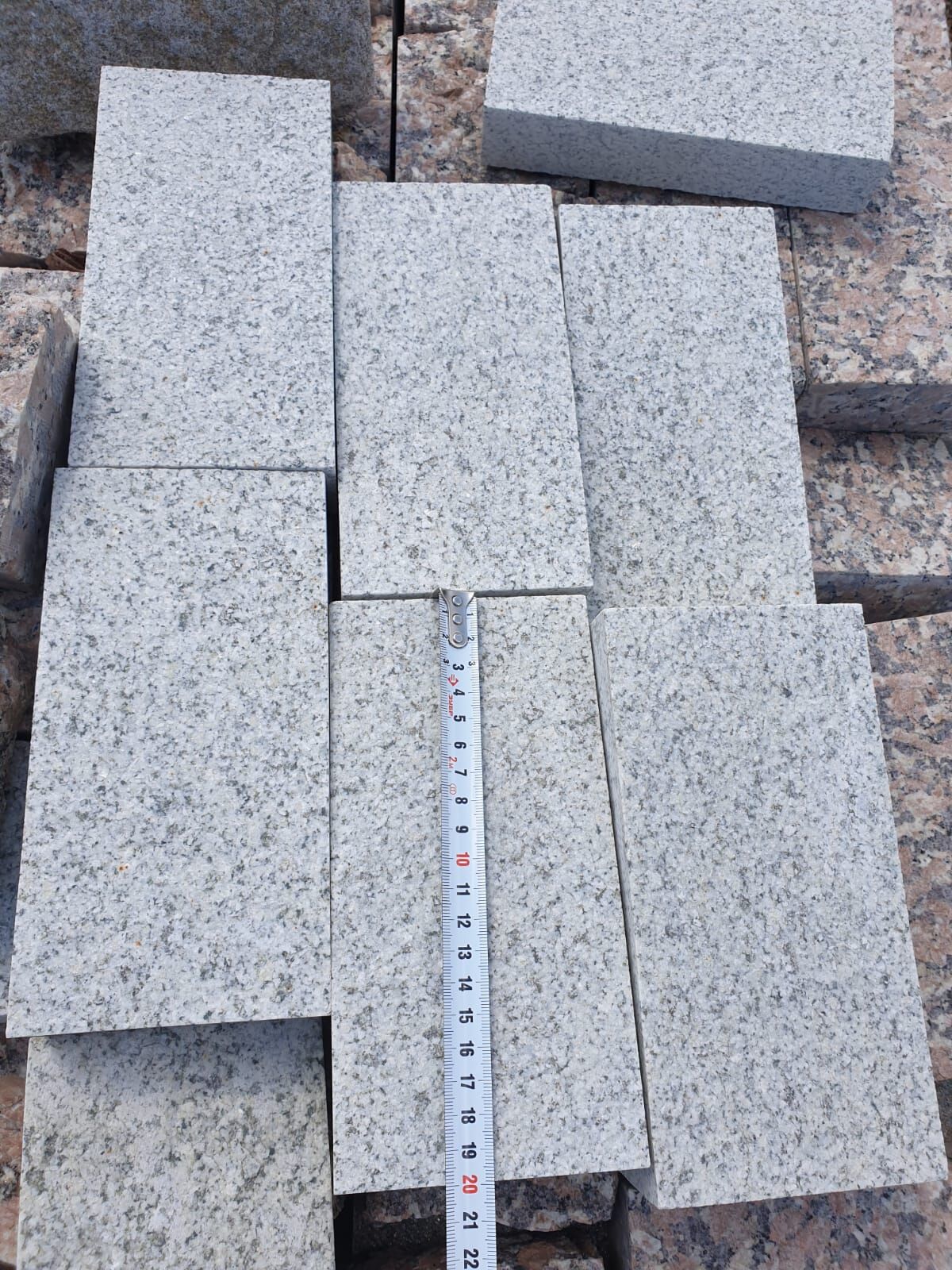Брусчатка гранитная, тротуарная плитка из натурального камня сера 100*200*40мм (Мансуровская) пиленная, Термо