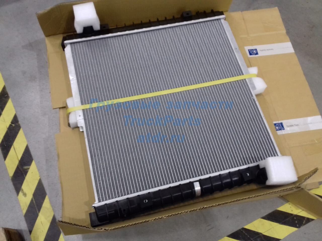Радиатор Iveco Eurocargo 500361626 DT SPARE PARTS 7.21011