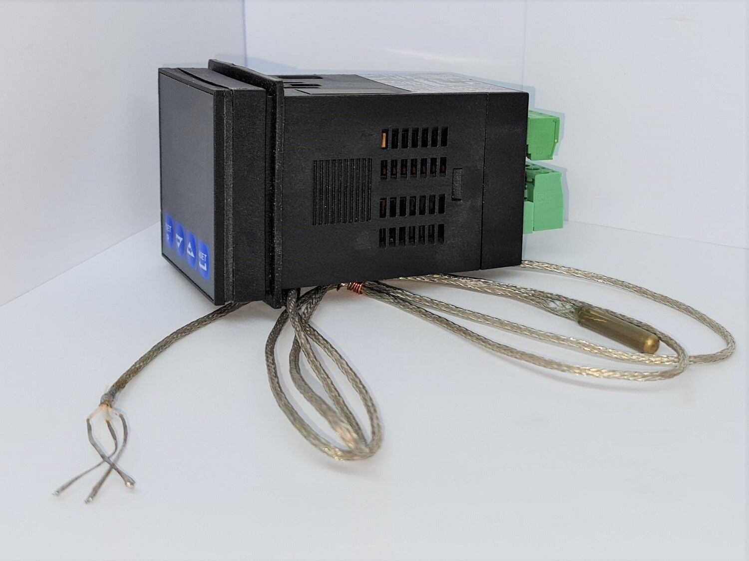 Прибор автоматического аварийного отключения компрессора ЭР55.10.024 ПВ 10/8 (контроллер температуры)