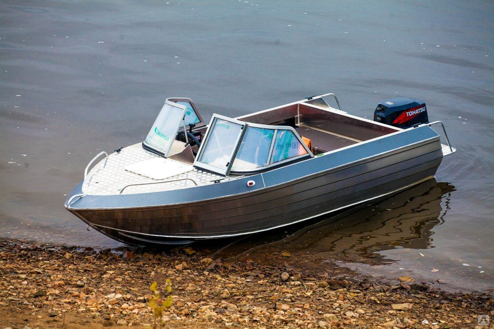 Купить алюминиевую моторную. Алюминиевая моторная лодка тактика-430. Алюминиевая лодка тактика 430. Катер тактика 430. Лодка тактика 430 РМ.